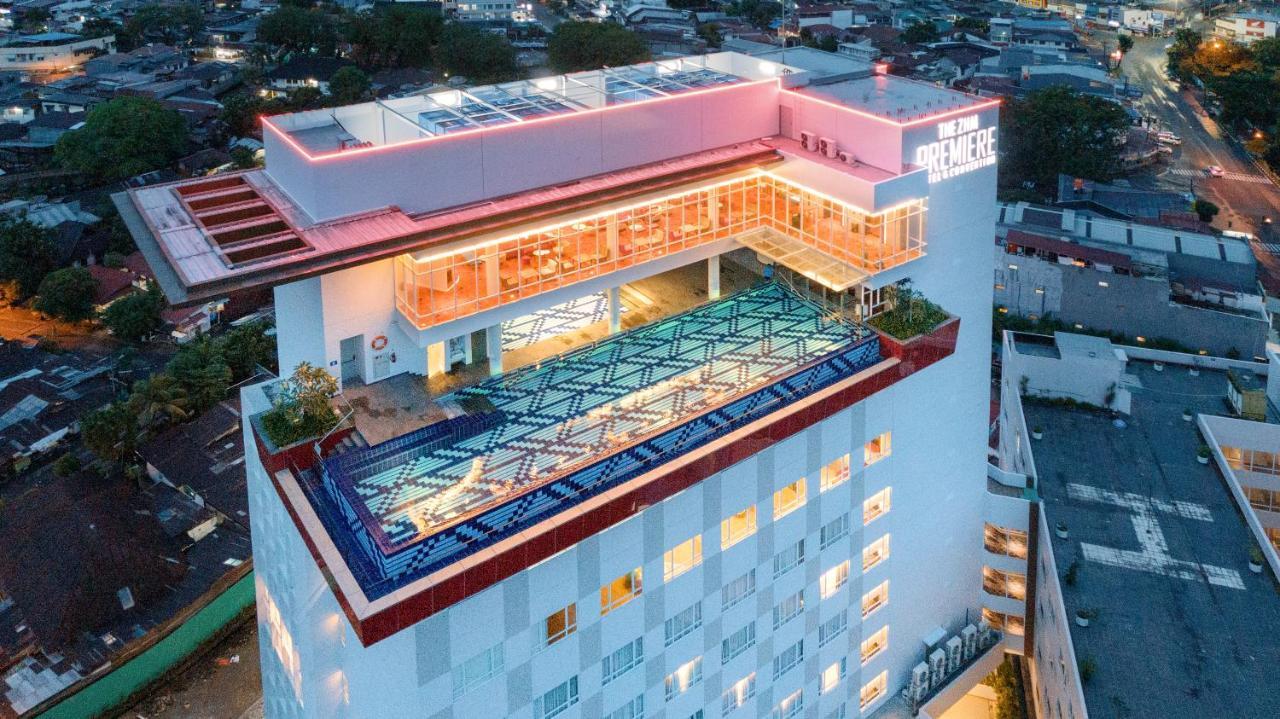The Zhm Premiere Padang Hotel Exterior foto