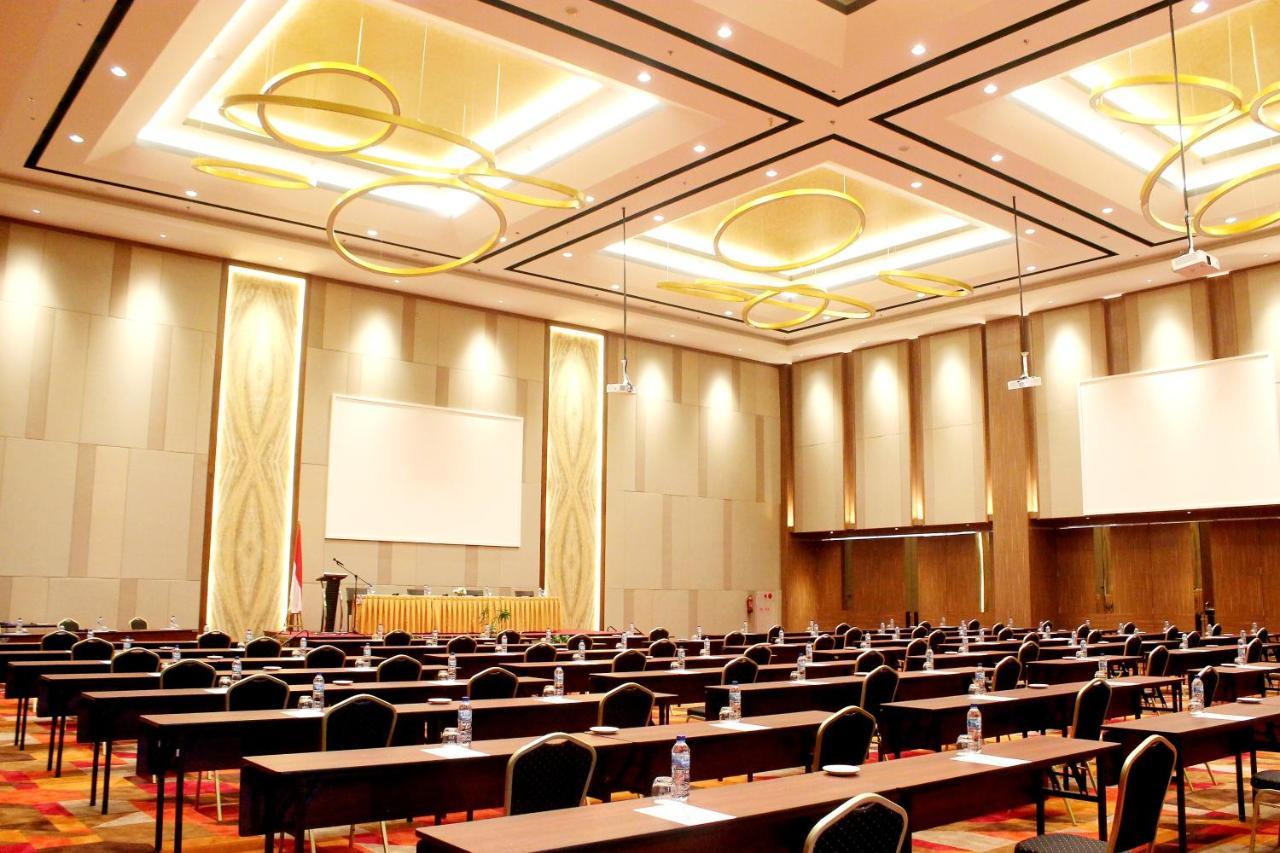 The Zhm Premiere Padang Hotel Exterior foto