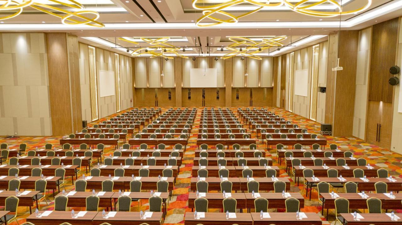 The Zhm Premiere Padang Hotel Exterior foto