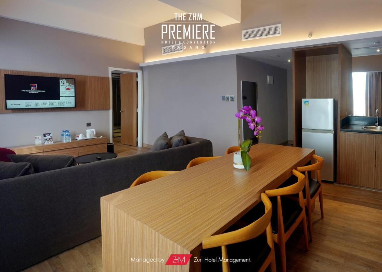 The Zhm Premiere Padang Hotel Exterior foto